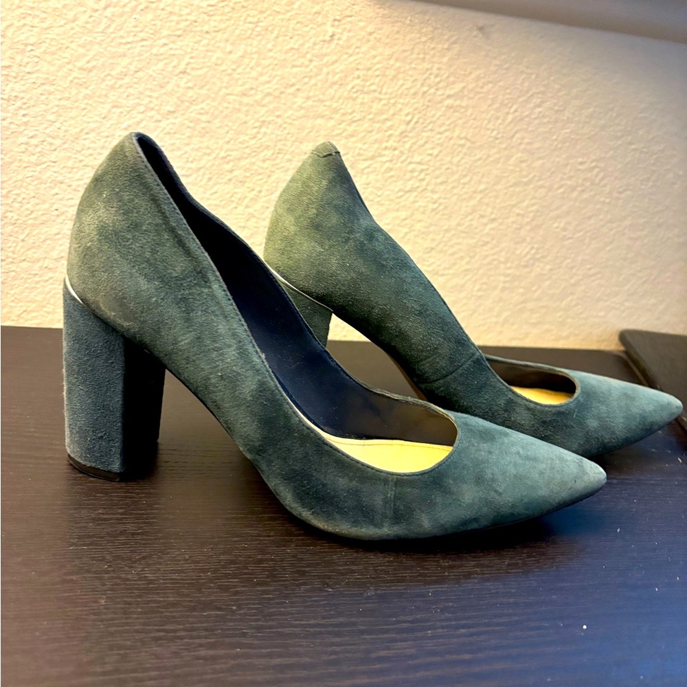 Marc fisher leather heel shoes